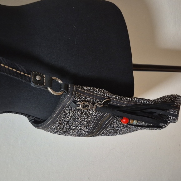 Sak Lucia Black Crochet Crossbody Bag - Picture 4 of 13